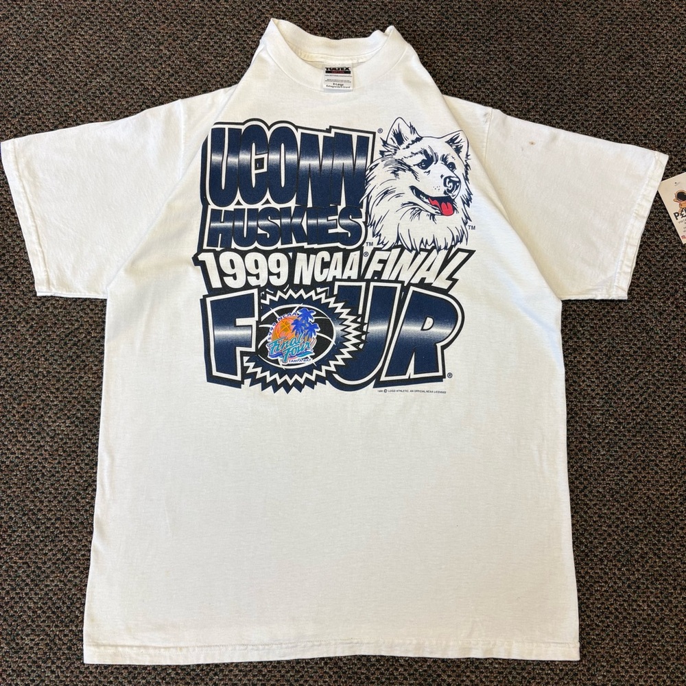 Vintage UCONN Huskies 1999 NCAA National Champions T-Shirt Men's Size XL